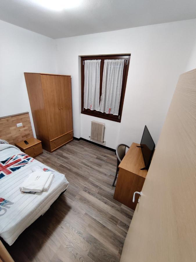 Albergo Baffo Chiuro Eksteriør billede
