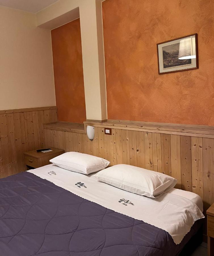 Albergo Baffo Chiuro Eksteriør billede